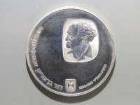 [758a.JPG]